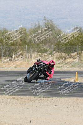 media/Jan-15-2026-Racers Edge (Thu) [[dfebeb70ab]]/2-A Group/Session 5 Turn 2/